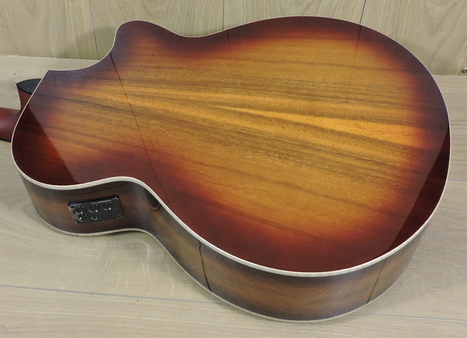 Faith Venus Blood Moon FNCEBMBL Left Handed - Image 5