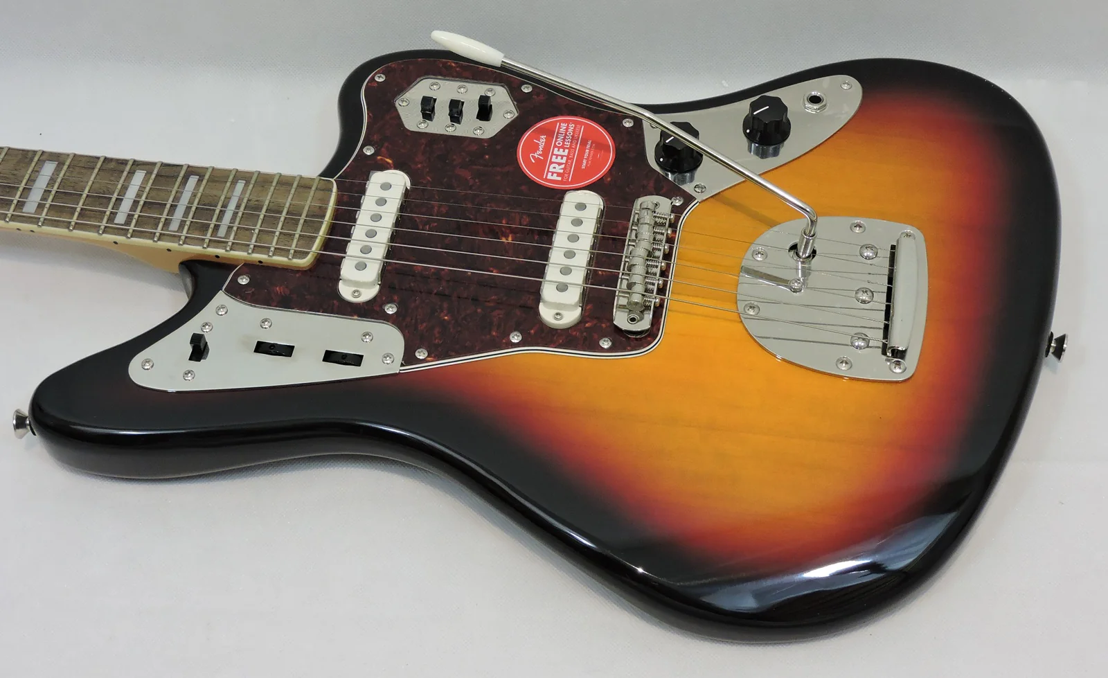 Squier Classic Vibe '70s Jaguar, 3-Colour Sunburst - Image 3