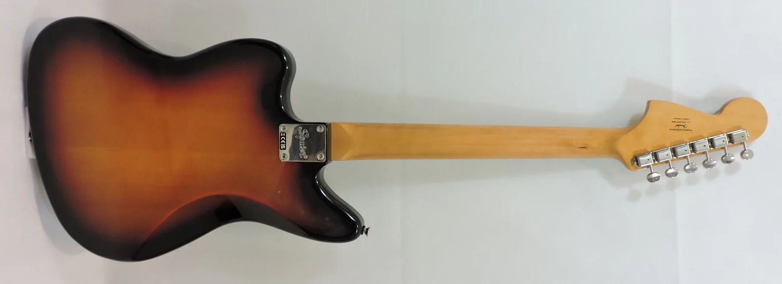 Squier Classic Vibe '70s Jaguar, 3-Colour Sunburst - Image 5